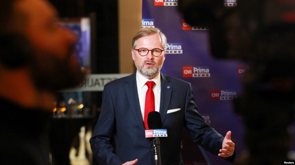 Падіння уряду Петра Фіали: як відставка проукраїнського кабінету змінює політичний курс Чехії